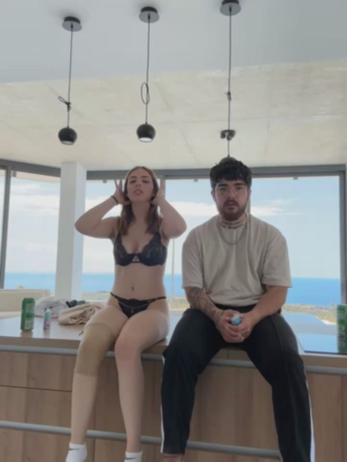 MrAndMrsSavage