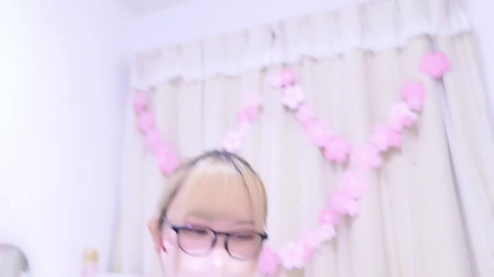 MAIKA_pyon