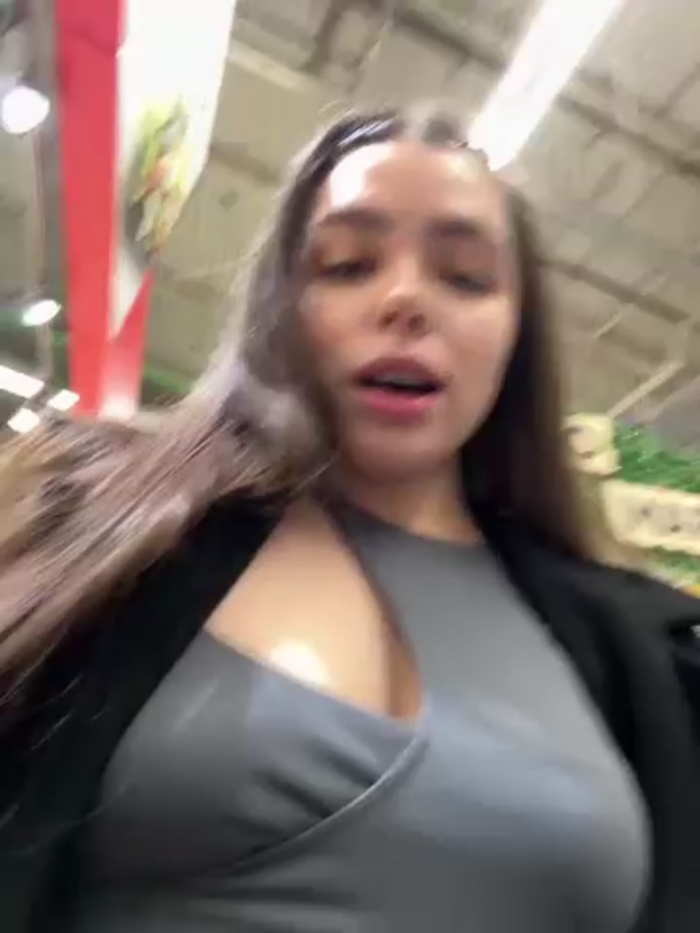 pantyless