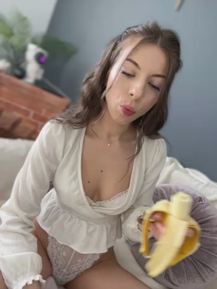 Mia_Ethan