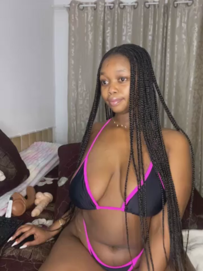 QueenTee23