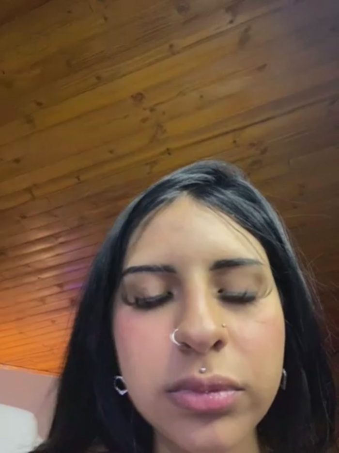 Hilary_pinkk