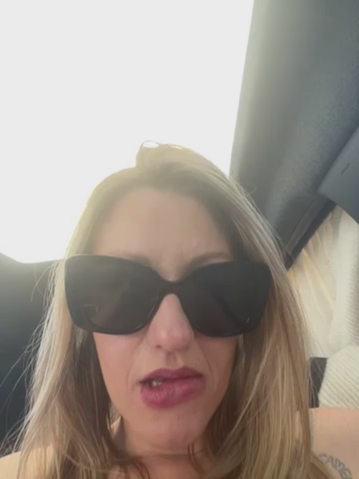 Megan_off
