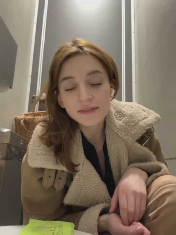 -AngelAri-