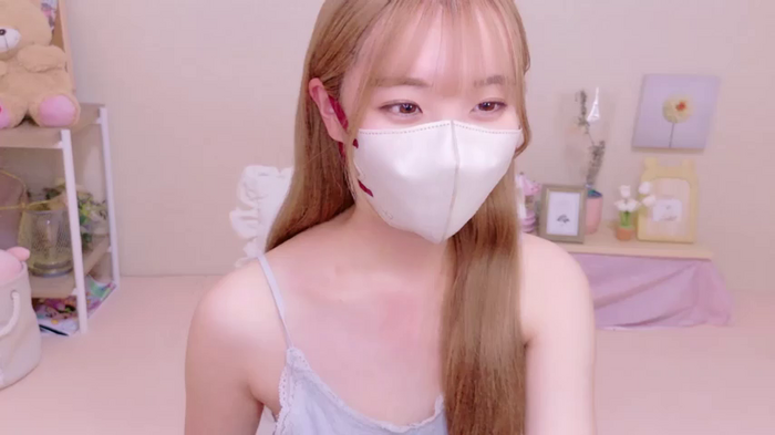 MOMONA_xo