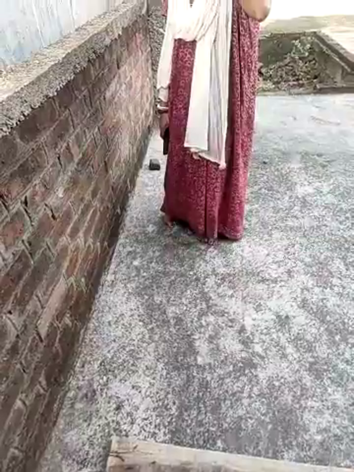 COUPLLE_VILLAGE