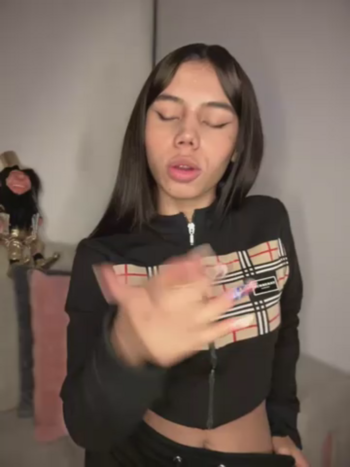 Laura-Khalifa