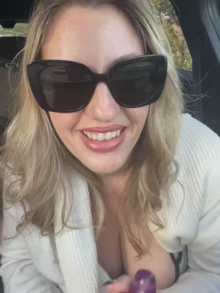 Megan_off