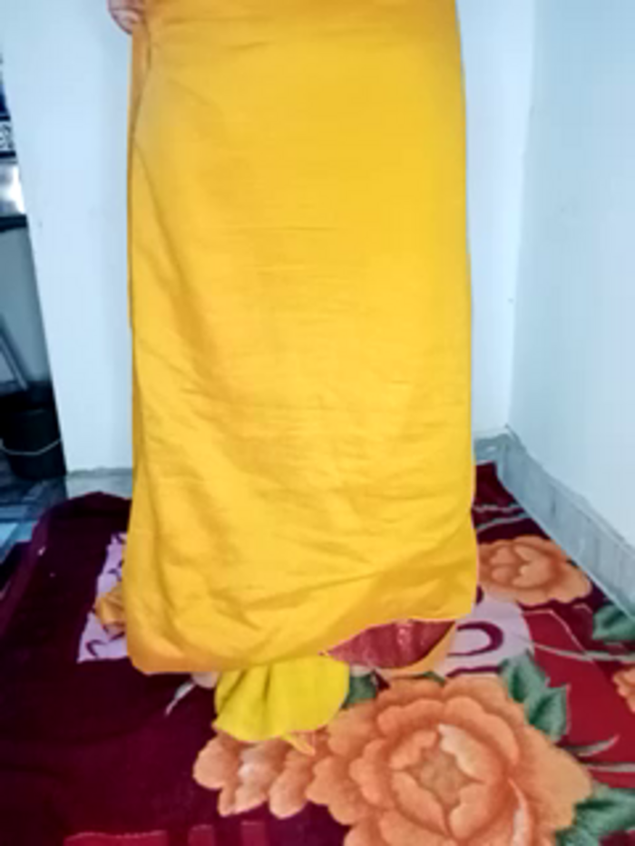 SEXY-nidhi-sharma