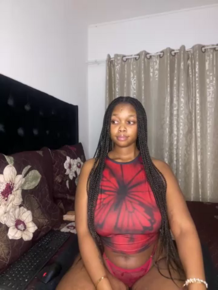 QueenTee23