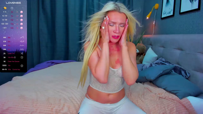Luna__Lewis