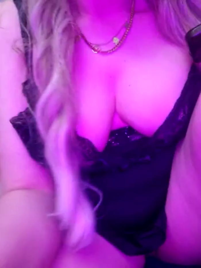 Miss_Chirazz_Squirt