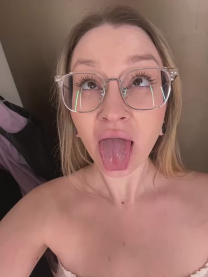 Teya_moon_