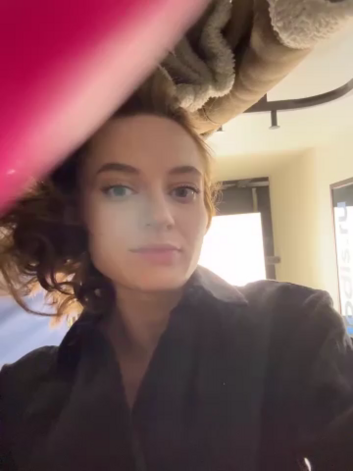 -AngelAri-