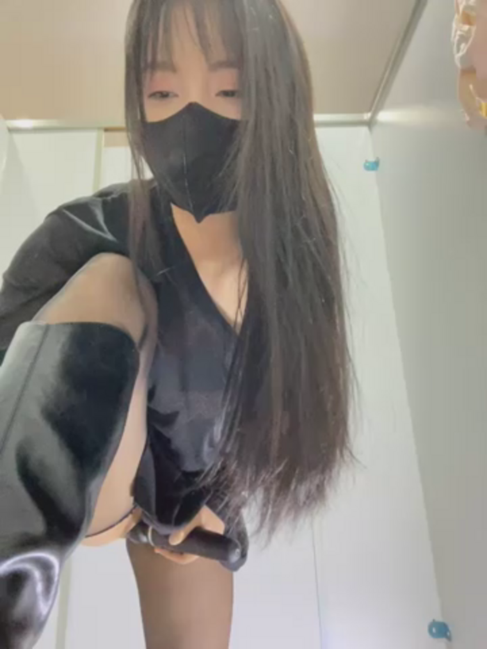 Asia-Lynn