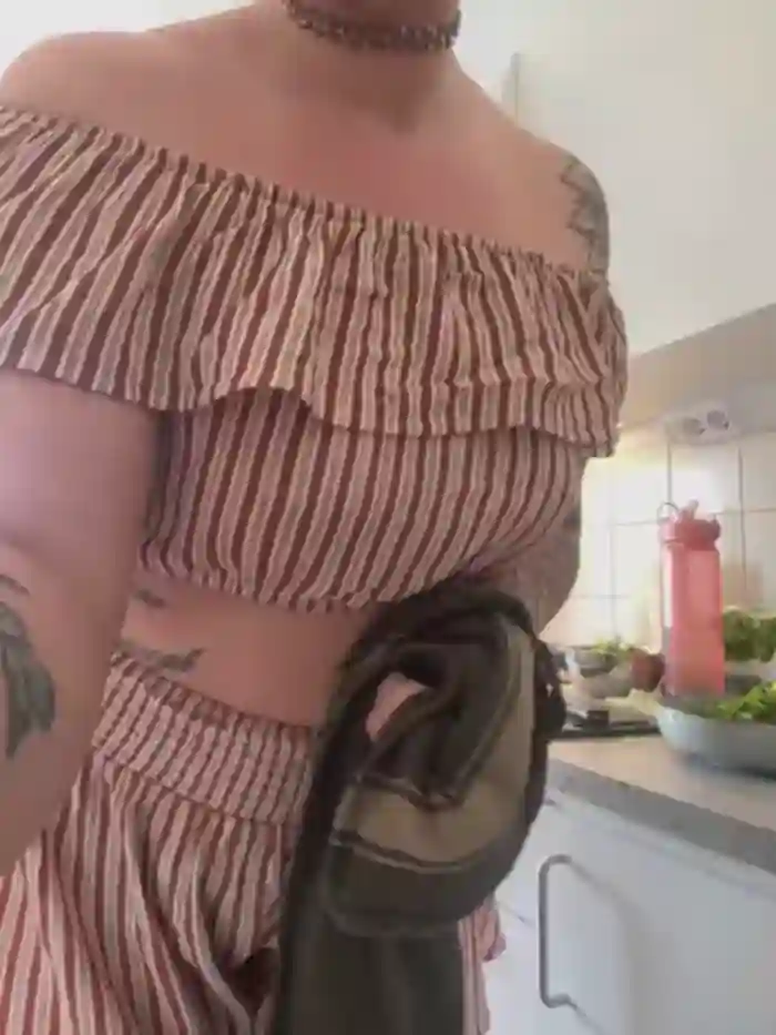 2025/04/14/stripchat-nastymilf_-09-00-35