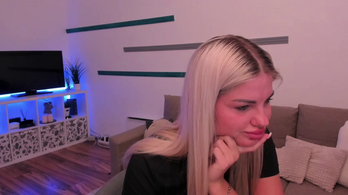 Nia_Blondie_X