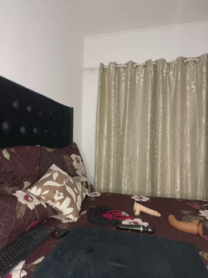 QueenTee23