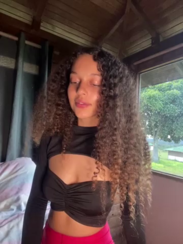 Rati_Curly