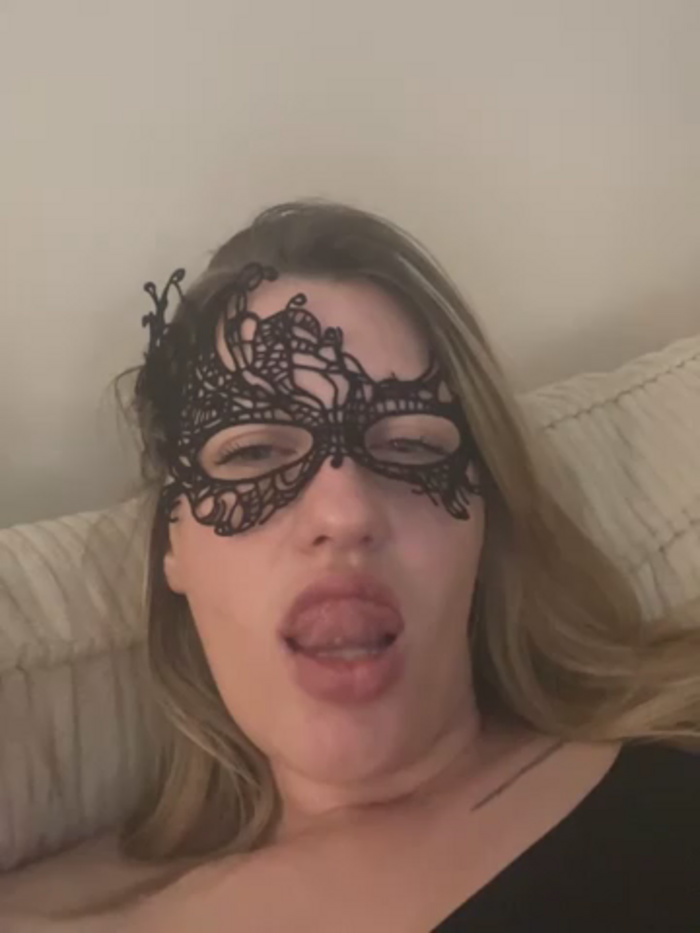 Megan_off