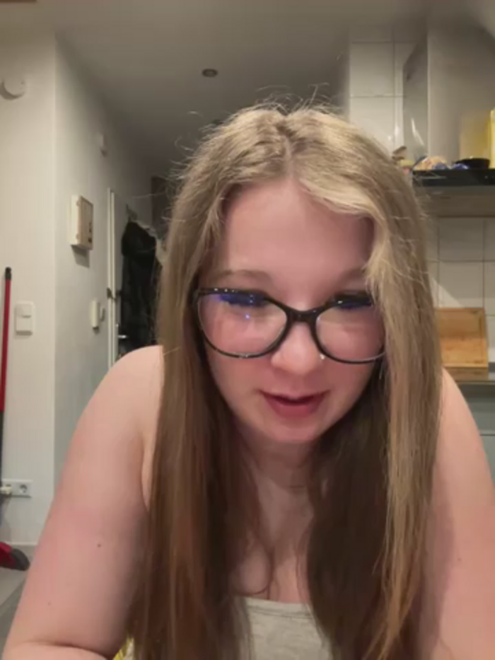 SweetTeenGirl
