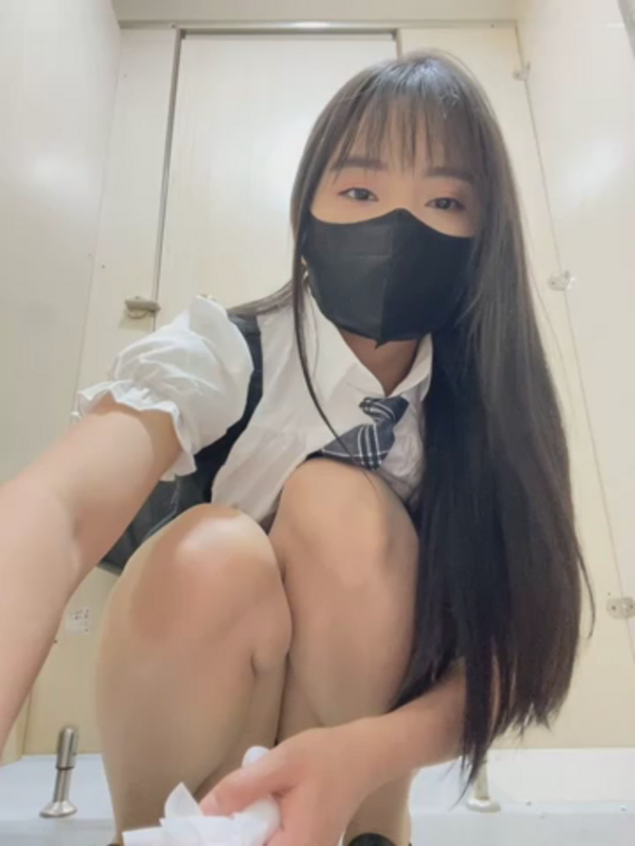 Asia-Lynn