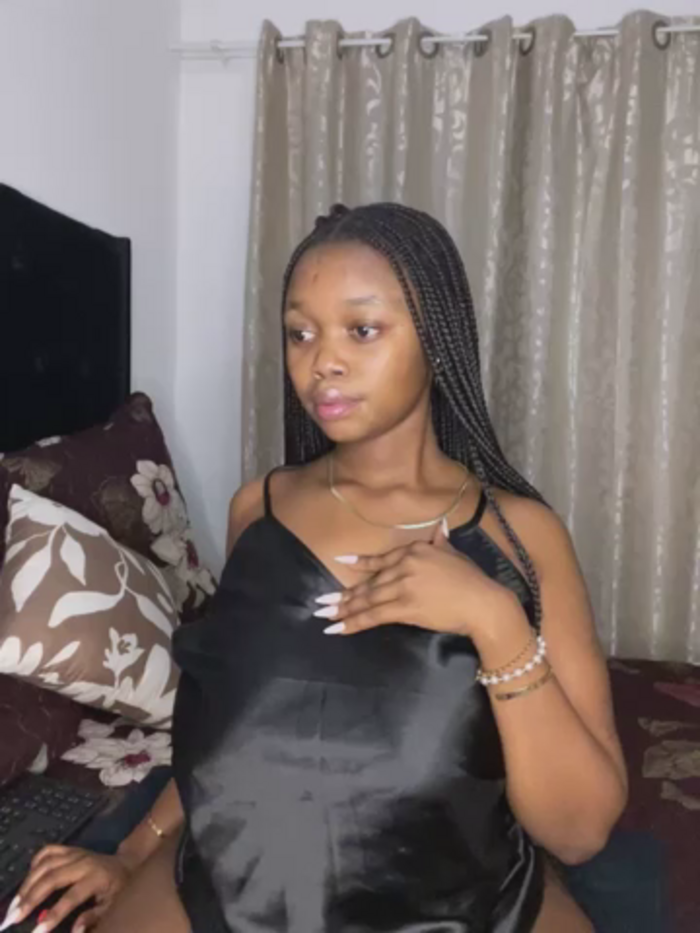 QueenTee23