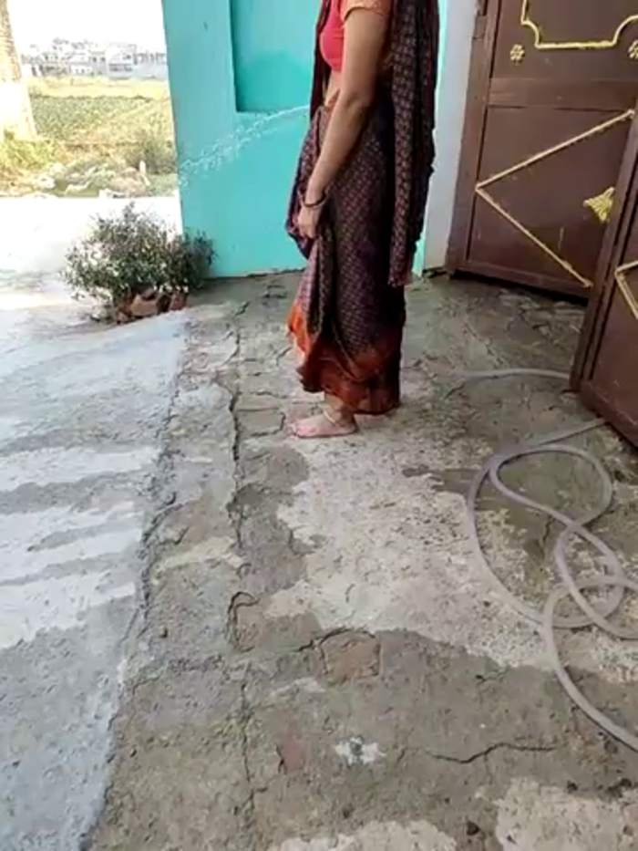 COUPLLE_VILLAGE