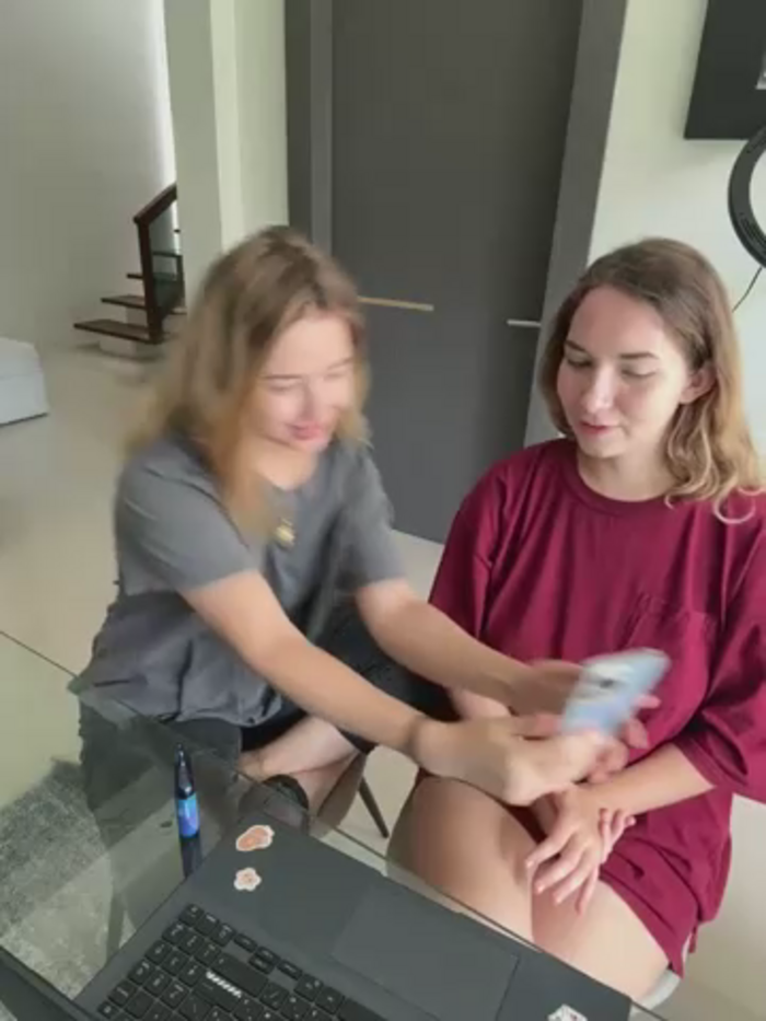 Nura_n_Sarah