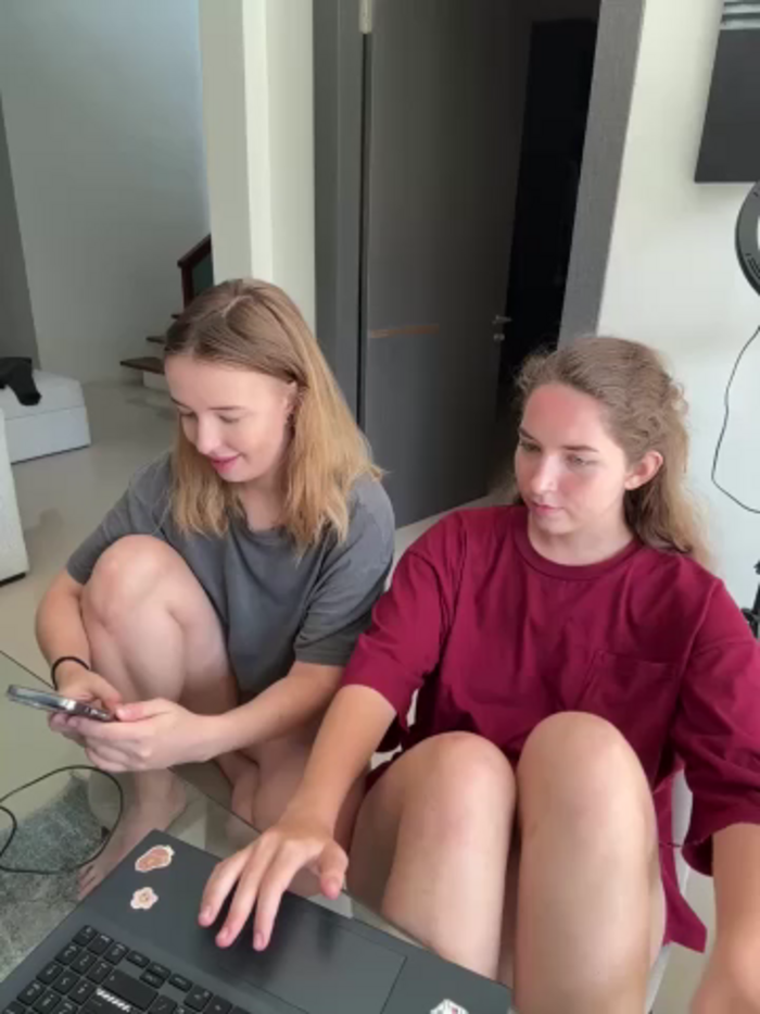 Nura_n_Sarah