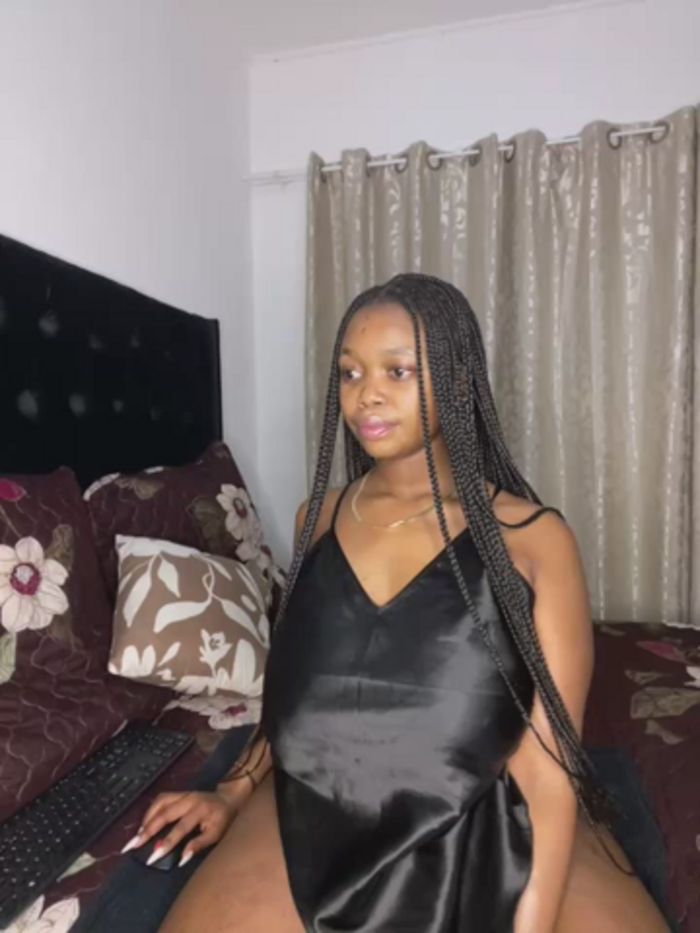 QueenTee23