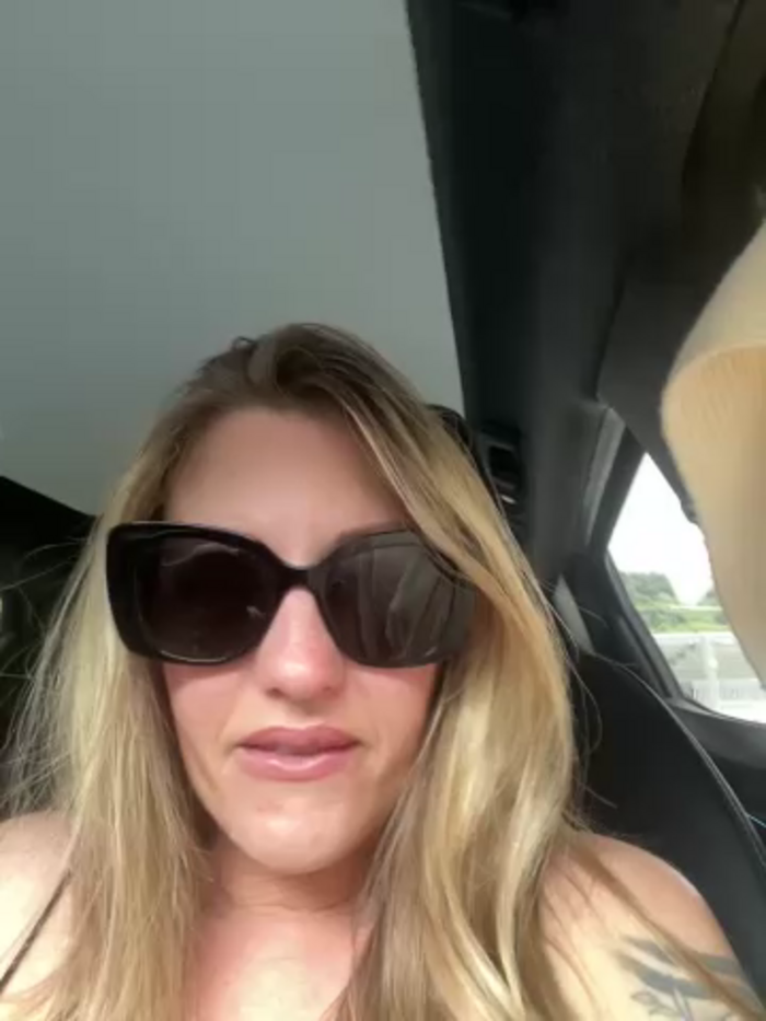 Megan_off