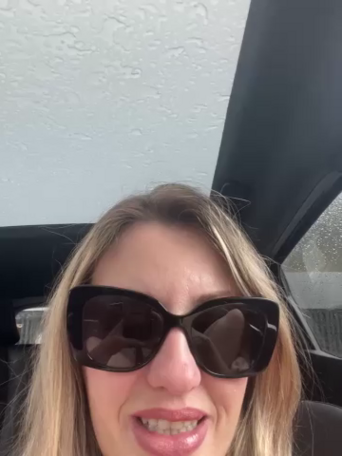 Megan_off