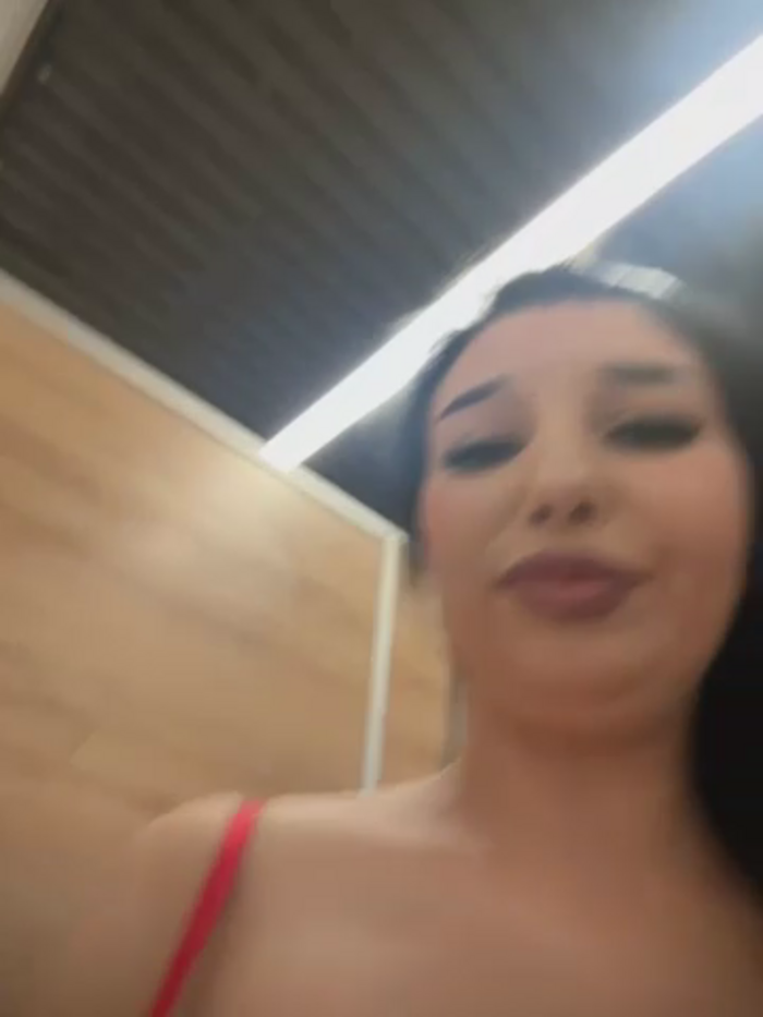 Tisha_Busty