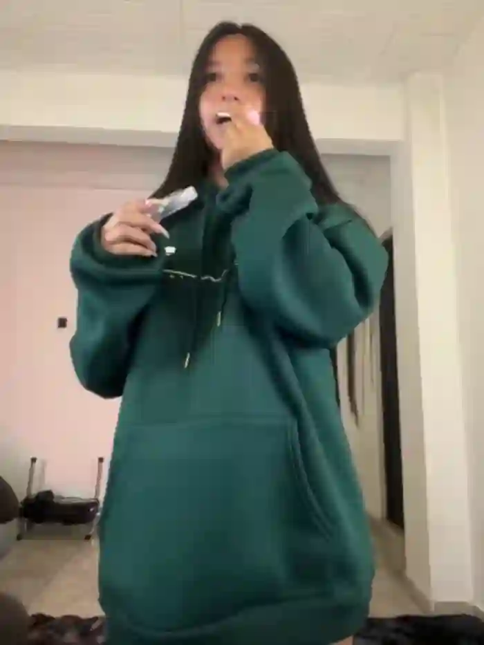 2025/04/17/stripchat-aly_golden_-10-15-36