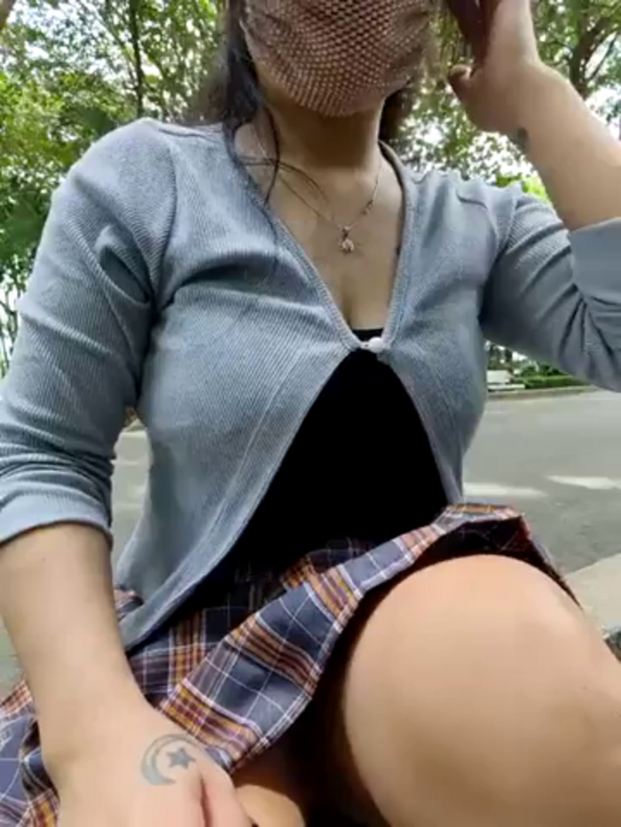 lyna_bl