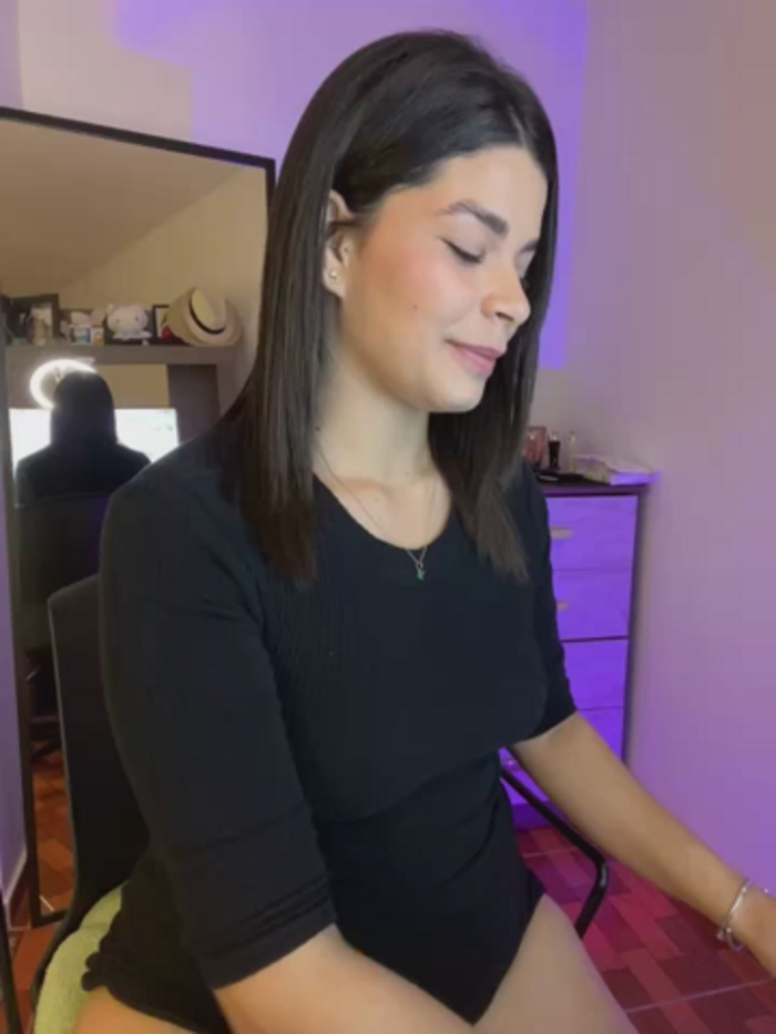 Leah_Honey26