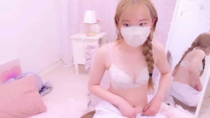 MOMONA_xo
