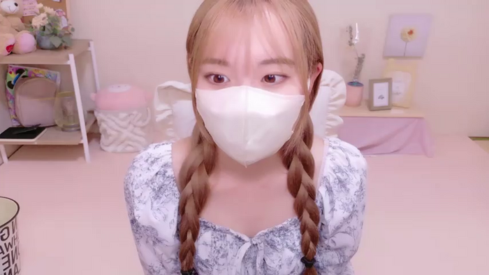 MOMONA_xo