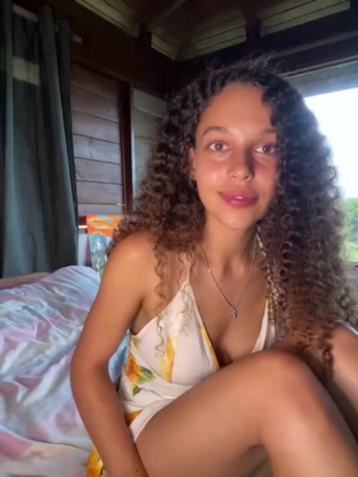 Rati_Curly