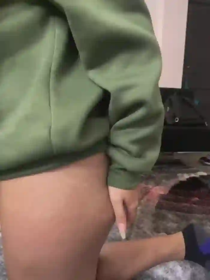 2025/04/18/stripchat-aly_golden_-13-16-35