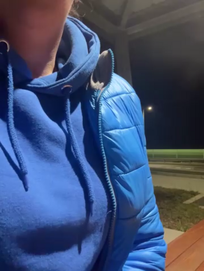 YoungHotMom_