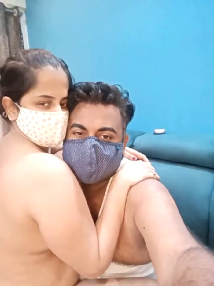 delstrip_couple