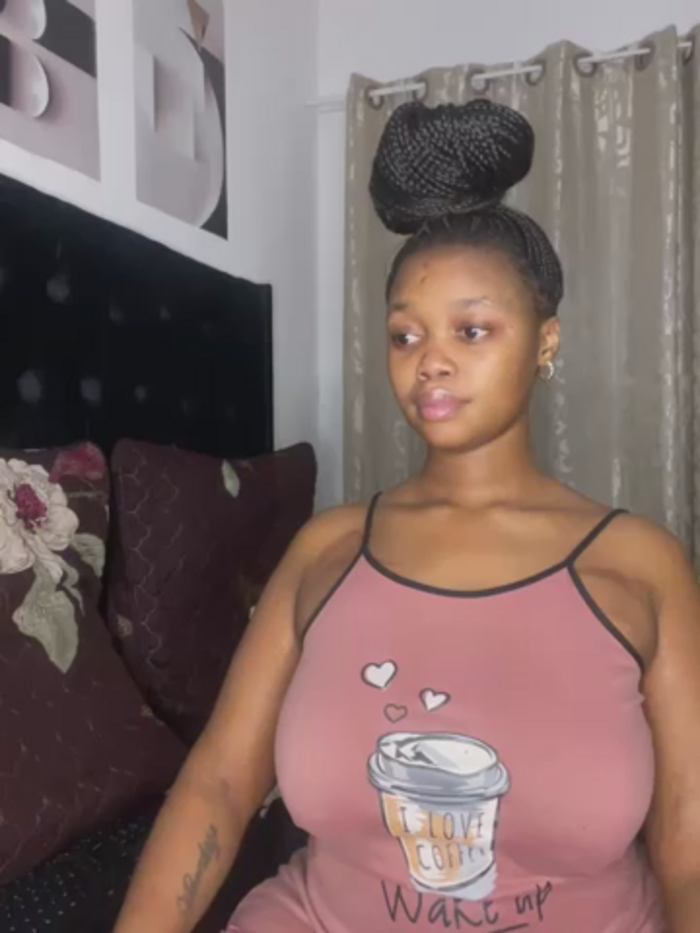 QueenTee23
