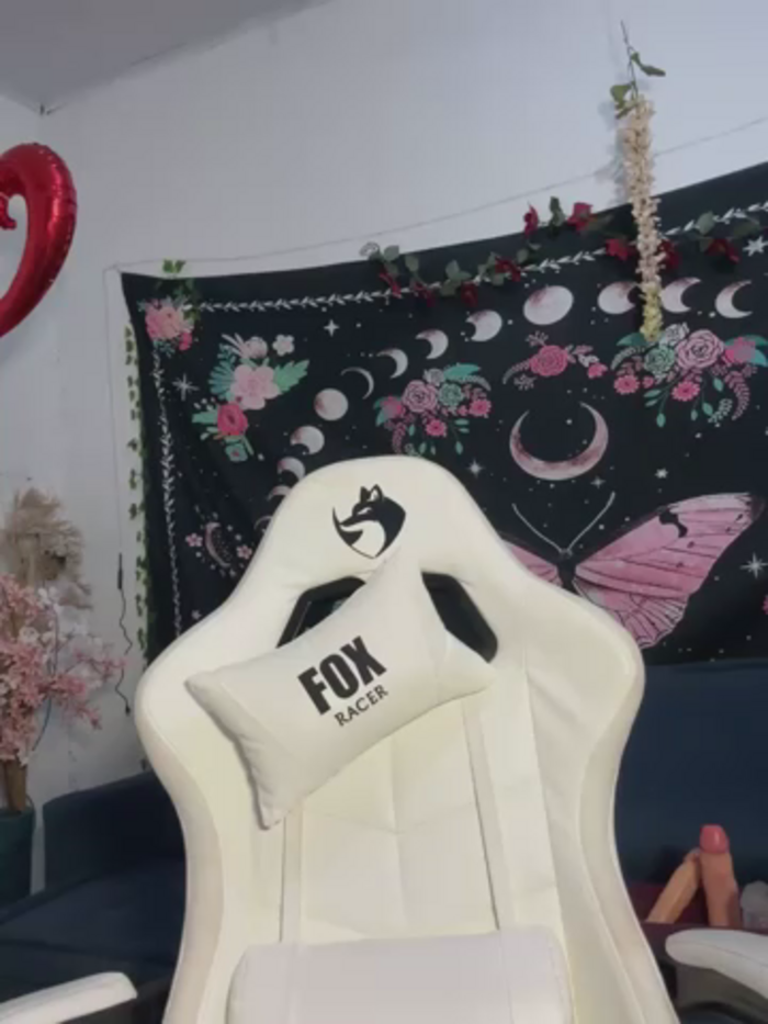 ---Red-haired-Fox---