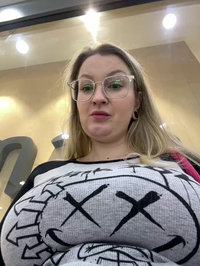 Teya_moon_