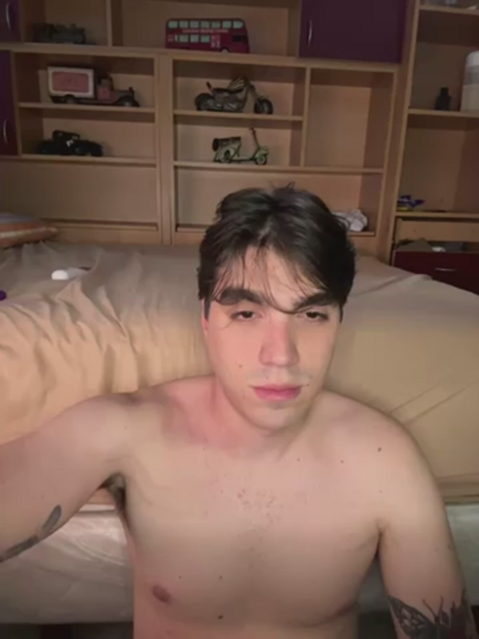 Youngmaxxxinee