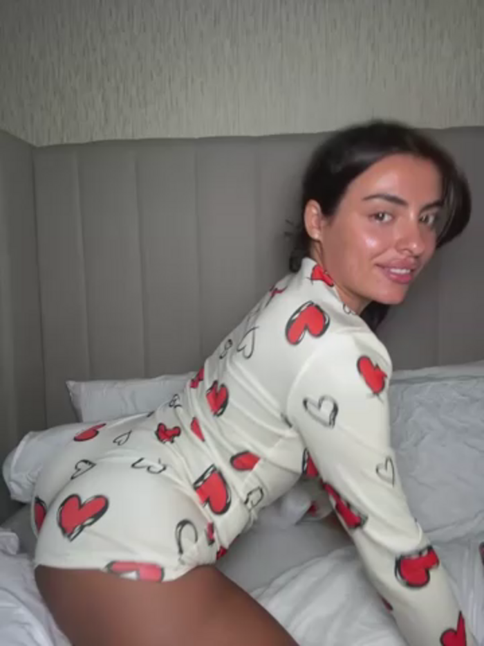 cute_carly_