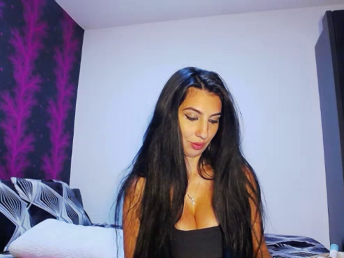 BrunetteBabe69