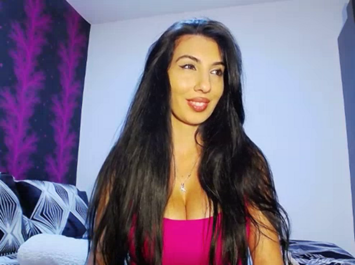 BrunetteBabe69